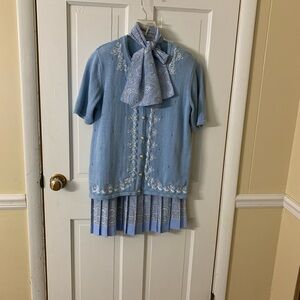 Leslie Fay womens skirt and top set Blue Paisley Knot-Front Top